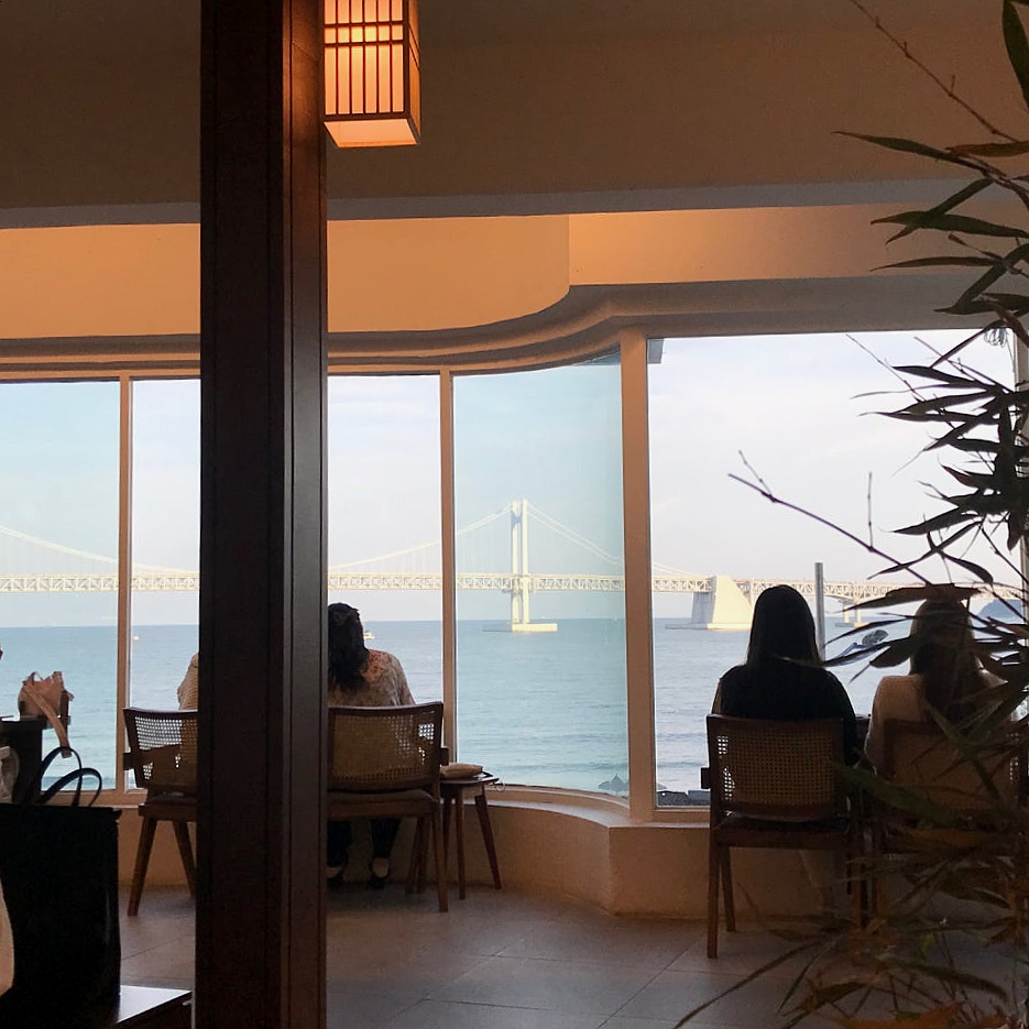 Ocean view seating at Gwangalli Ocean View Cafe Chaseonchaek