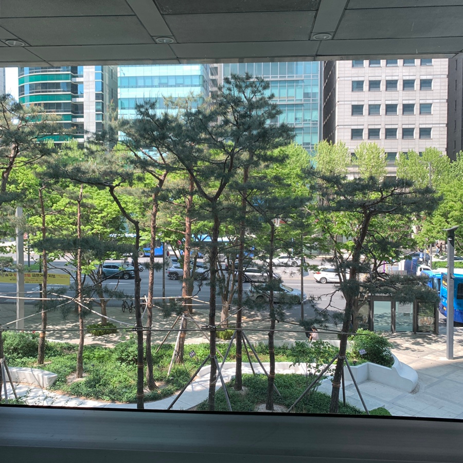 window view at Samseong Station Cafe Terarosa POSCO Center
