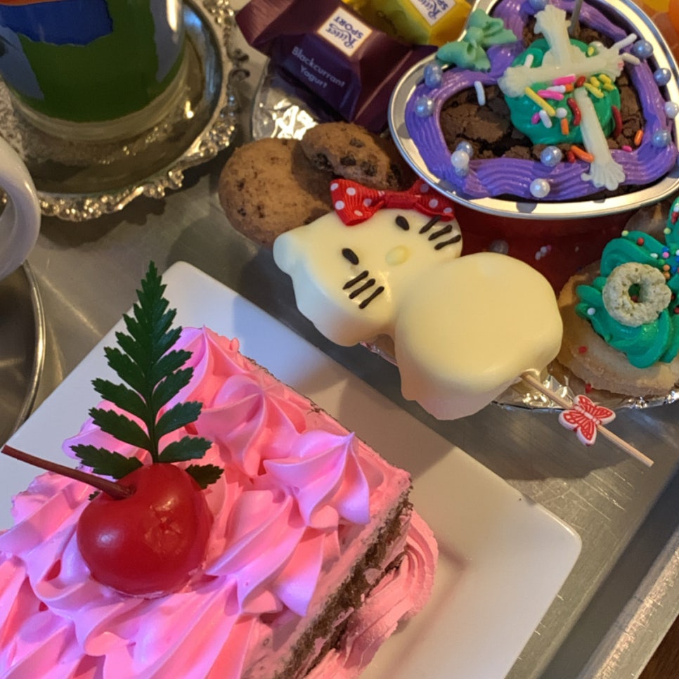 Youngwon Archive Daegu Hello Kitty dessert cafe