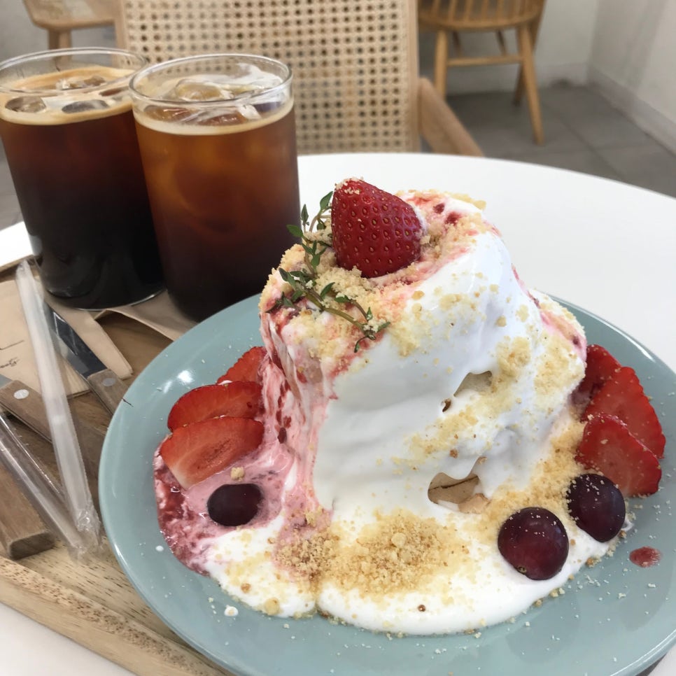 Seohyeon Dessert Cafe pavlova and iced coffee