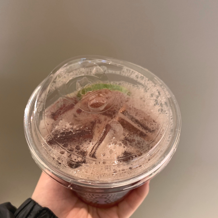 Starbucks Korea Cherry & Plum Energy Fizzio close-up