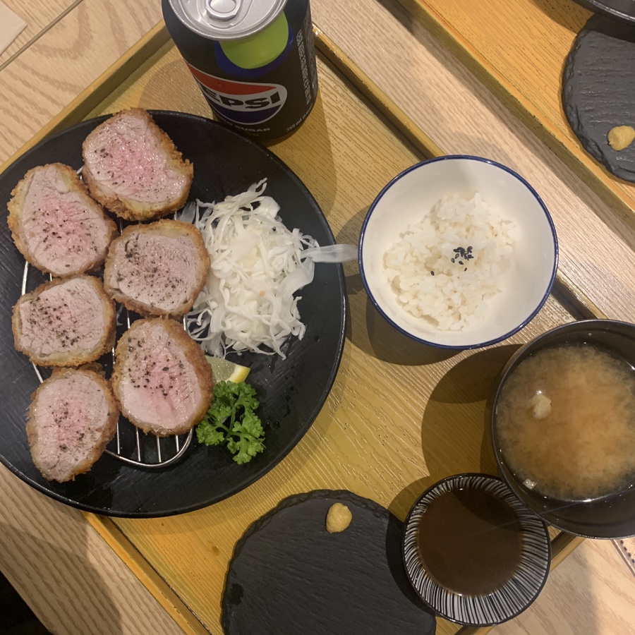 Tender Pork Cutlet in Seoul tonkatsu set meal