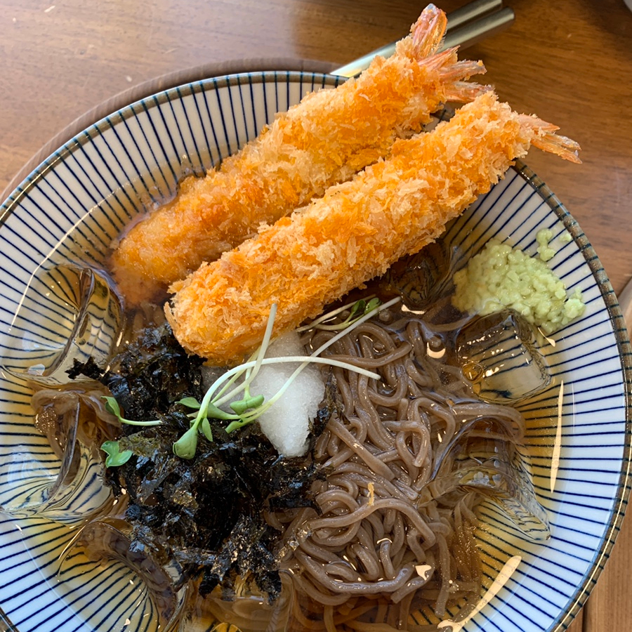 Cold soba with fried shrimp at Gunggeorang Salmon Village Ulsan