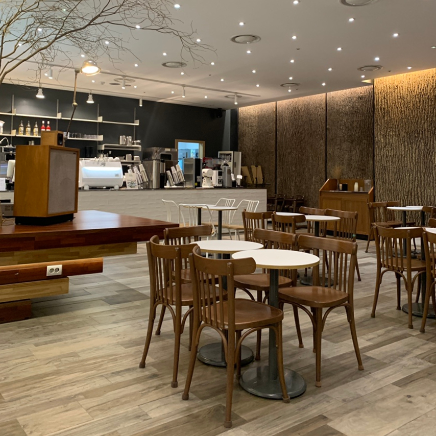Spacious Seed Noir cafe interior inside Hyundai City Mall Garden Five