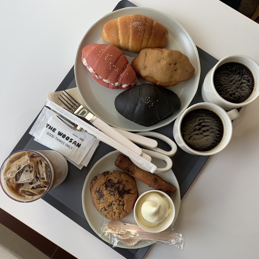 Specialty coffee and salt bread at The Woosan Gijang Cafe