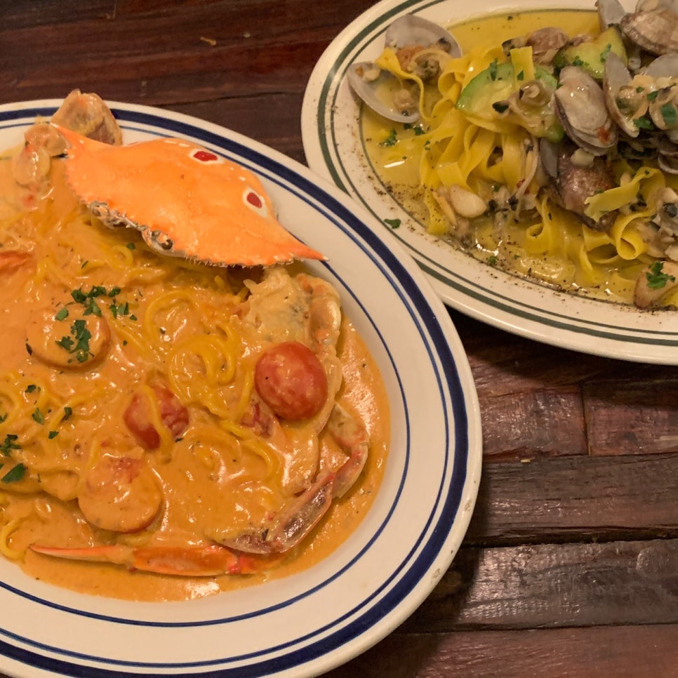 Anima Ulsan Italian Restaurant rose pasta and seafood oil pasta