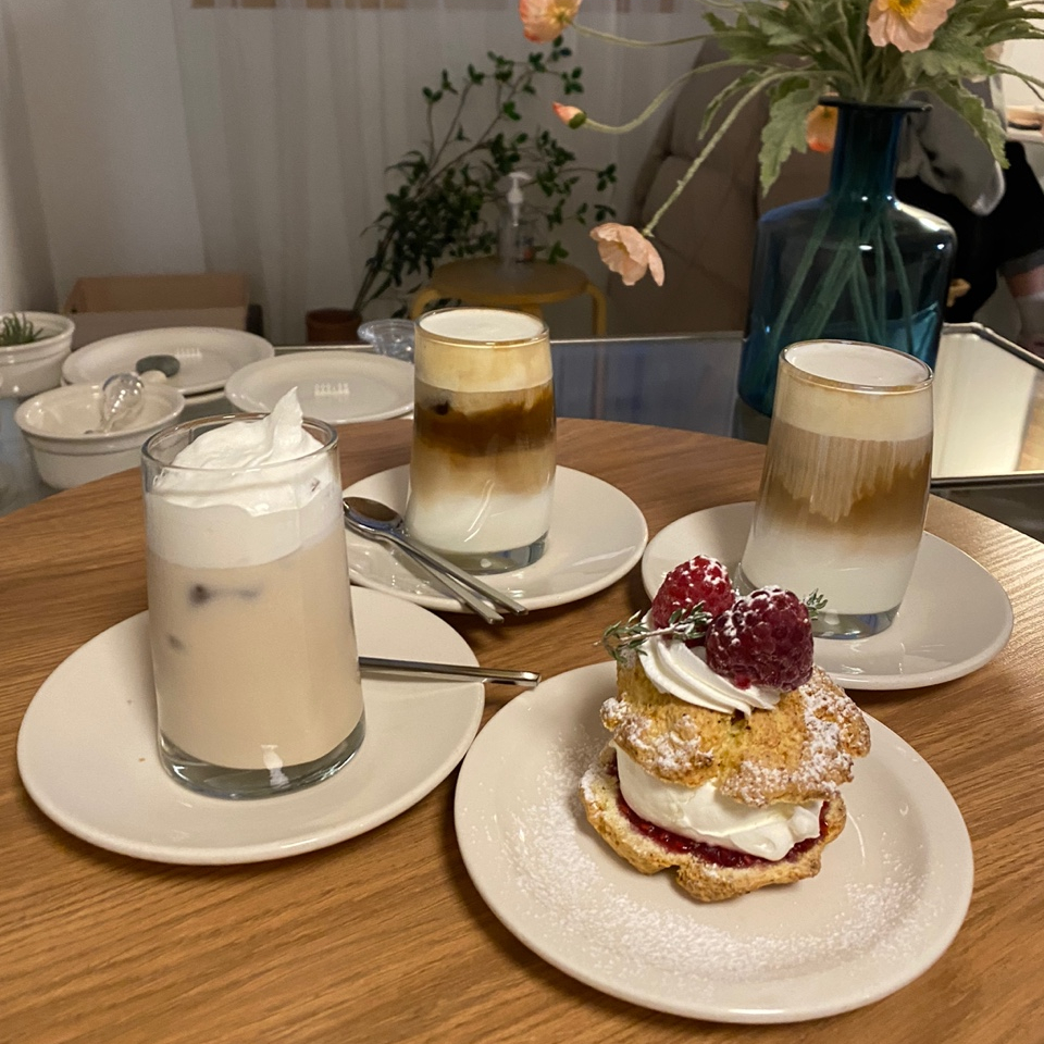 Cafe One Off Seoul Review | Victoria Scone & Cozy Dessert Cafe