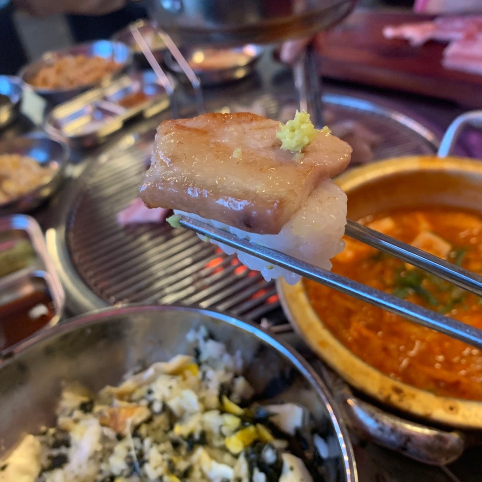 Gangneung Pork Jowl BBQ Review | Charcoal-Grilled Pork Neck, Jowl & Skin with Sushi Rice